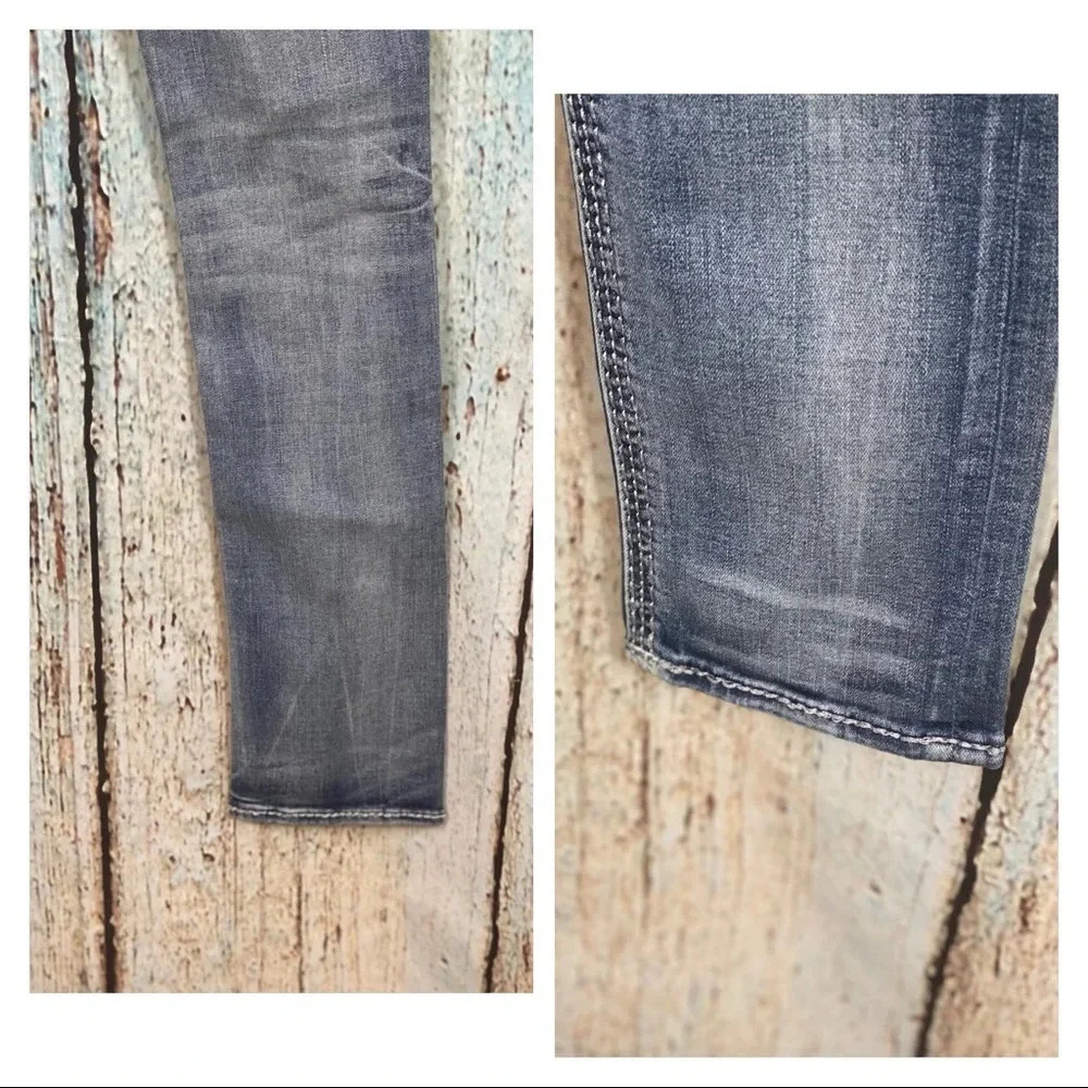ROCK REVIVAL NWT Barbila Straight Embellished Jeans - Picture 8 of 16